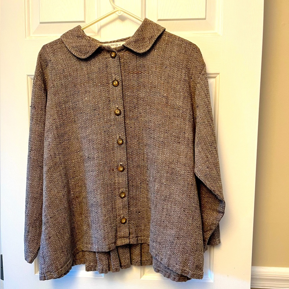 Aly Wear small brown tweed jacket